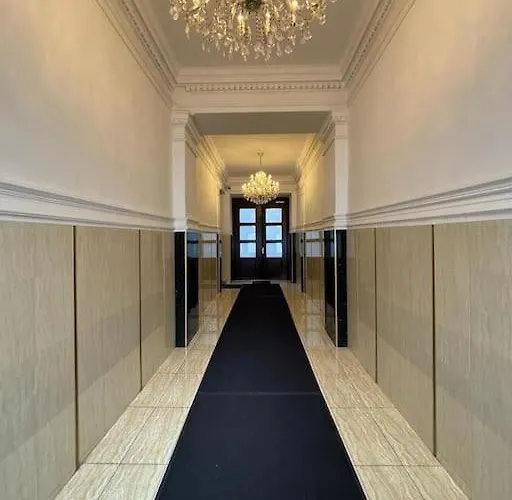 Diamond Apartment *
