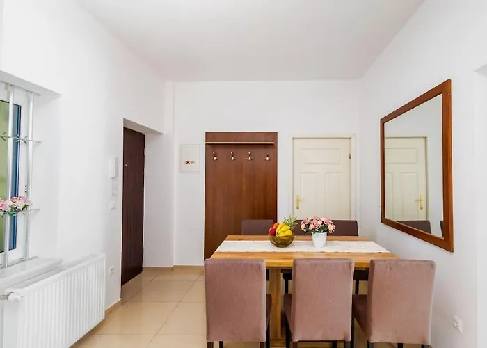 Diamond Apartment